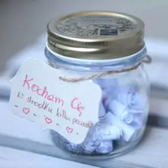 Słoik z karteczkami "Kocham Cię z kilku powodów" - piękny, własnoręczny prezent na ślub.