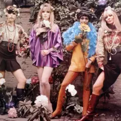 Impreza w stylu lat 70.? Stwórz look disco, hippie lub glam rock!