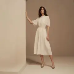 Buty do sukienki ecru na wesele: kolory, fasony, komfort. Poradnik!