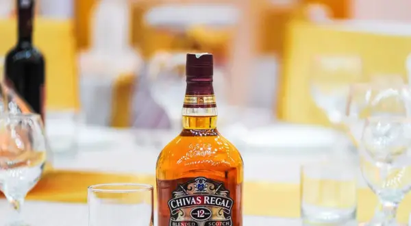 Ile whisky na wesele? Oblicz idealną ilość! Poradnik ekspertki