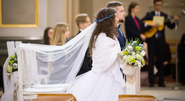 Co daje ślub kościelny? Sakrament, prawo, tradycja czy to dla Was?