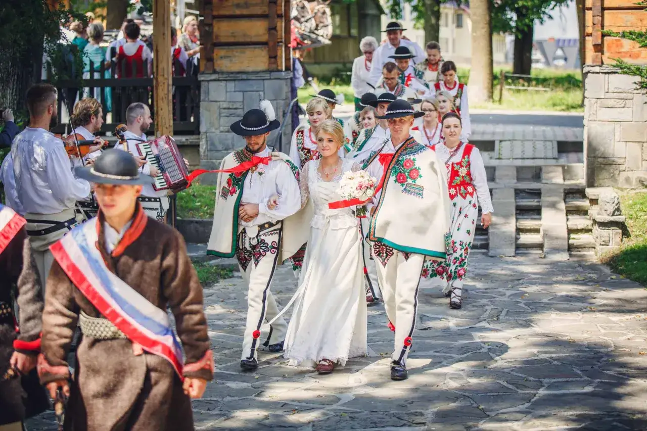 tradycyjny str&oacute;j ślubny g&oacute;ralski na Podhalu