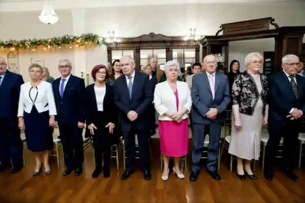 Złote Gody: jak celebrować 50 lat miłości i medal Prezydenta?